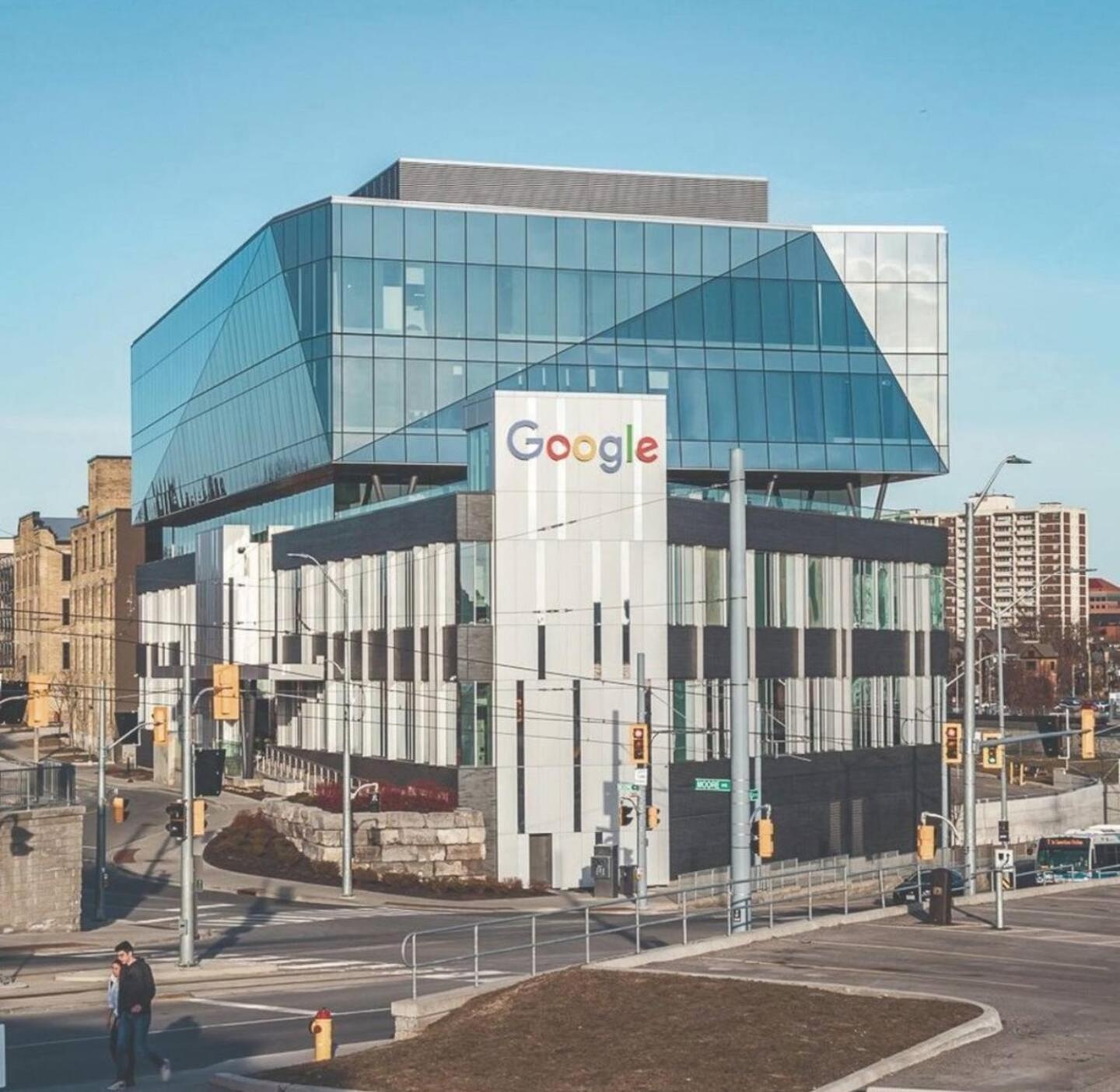 Entire 1 Bedroom Apartment Across From Google - Br5 Kitchener Dış mekan fotoğraf